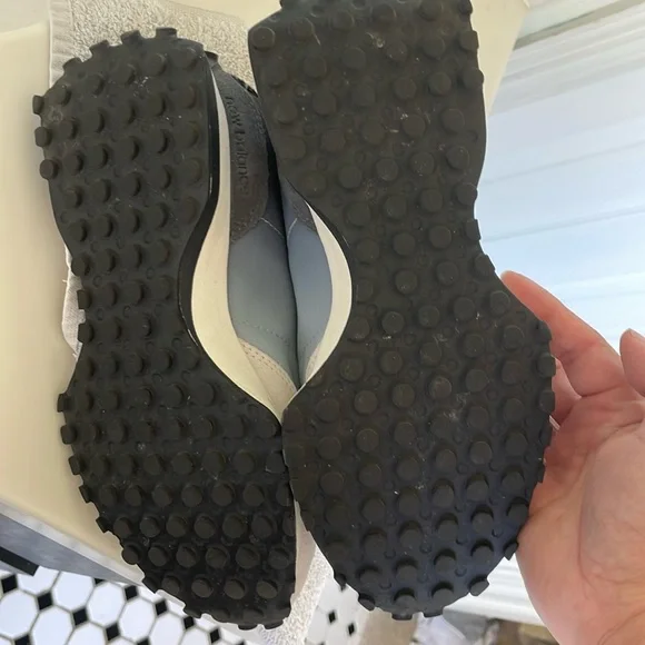 Awesome New Balance x FIGS Limited Edition Gray Ombre and White Suede Sneakers - Picture 10 of 10